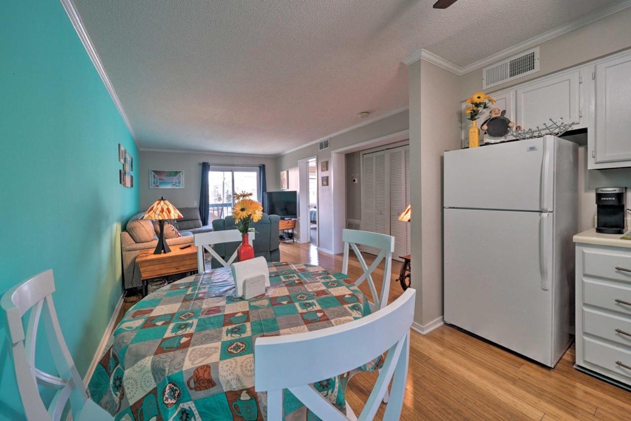 Condo With Balcony And Pool Walk To 2 Beach Accesses! Carolina Beach Kültér fotó