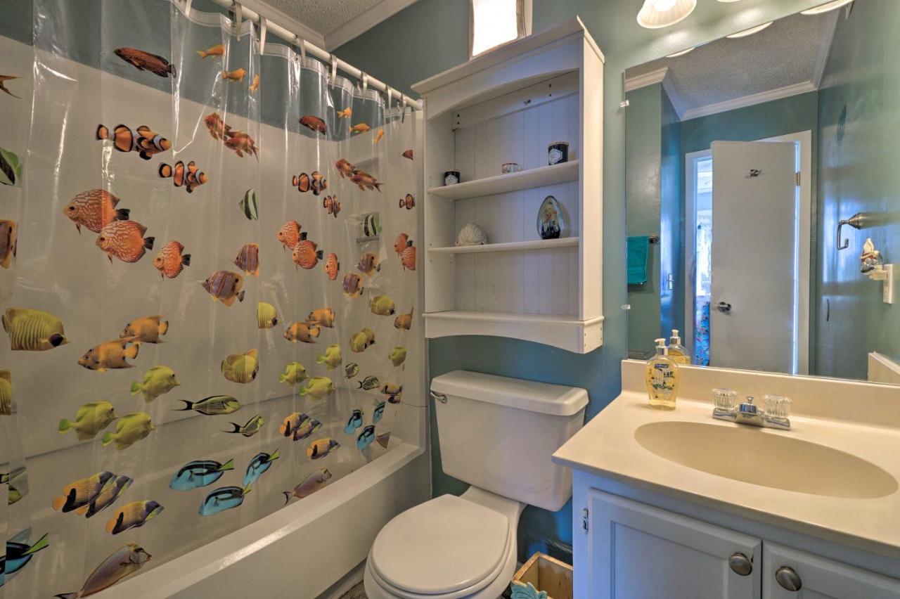 Condo With Balcony And Pool Walk To 2 Beach Accesses! Carolina Beach Kültér fotó