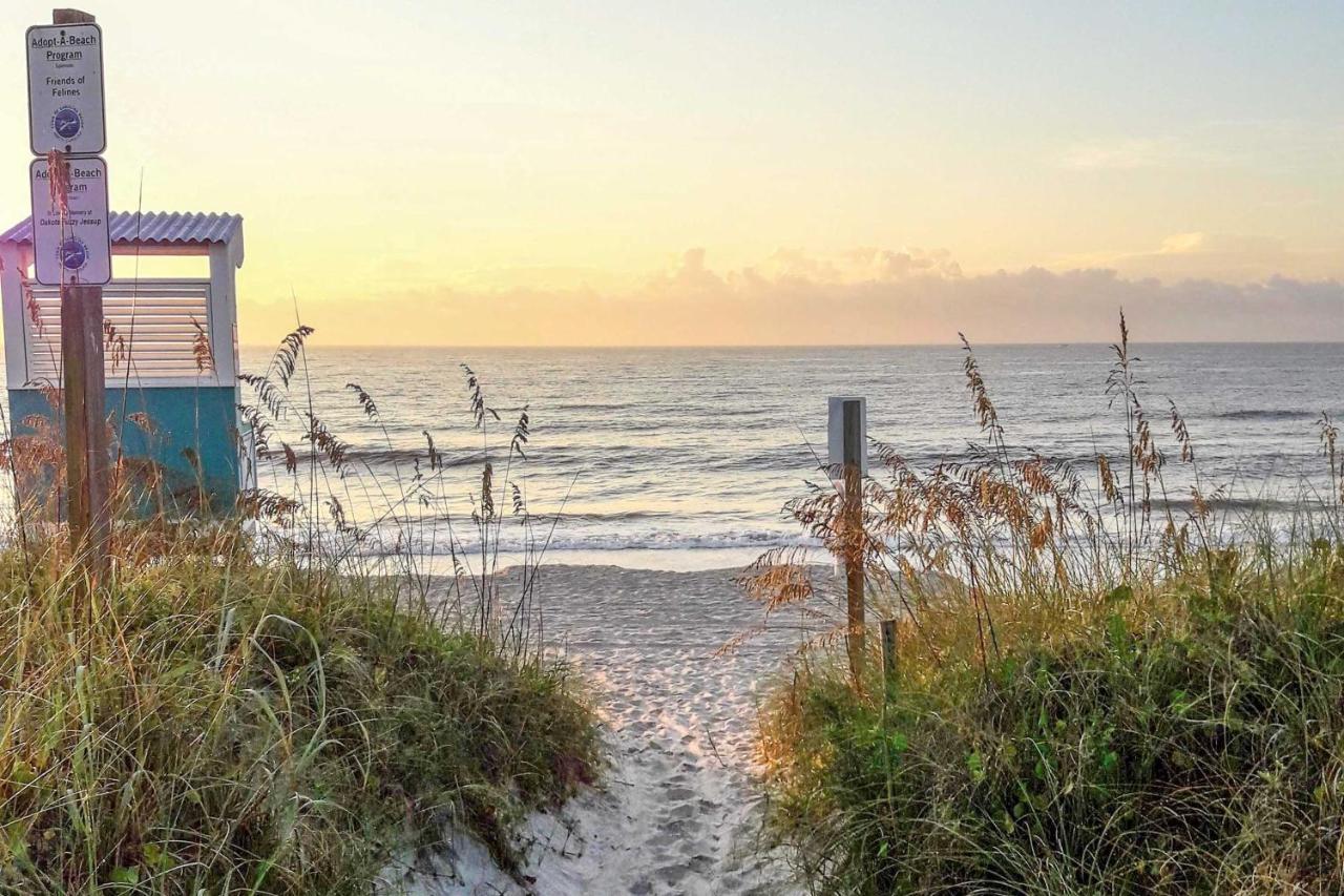 Condo With Balcony And Pool Walk To 2 Beach Accesses! Carolina Beach Kültér fotó